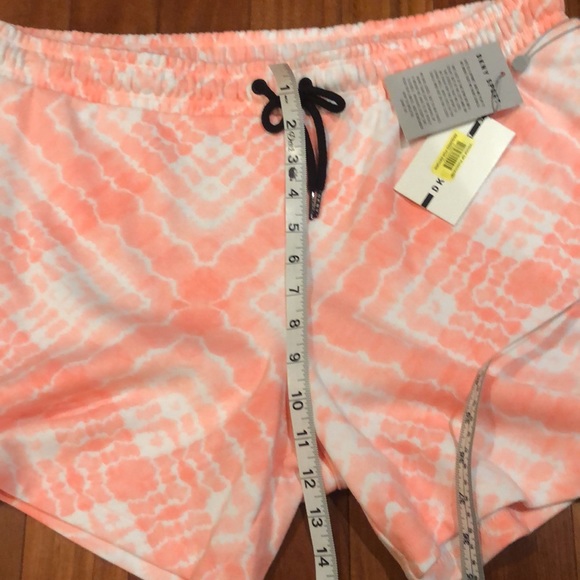 Brand๐๐๐ฅ๐ DKNY sports shorts. - Picture 10 of 10